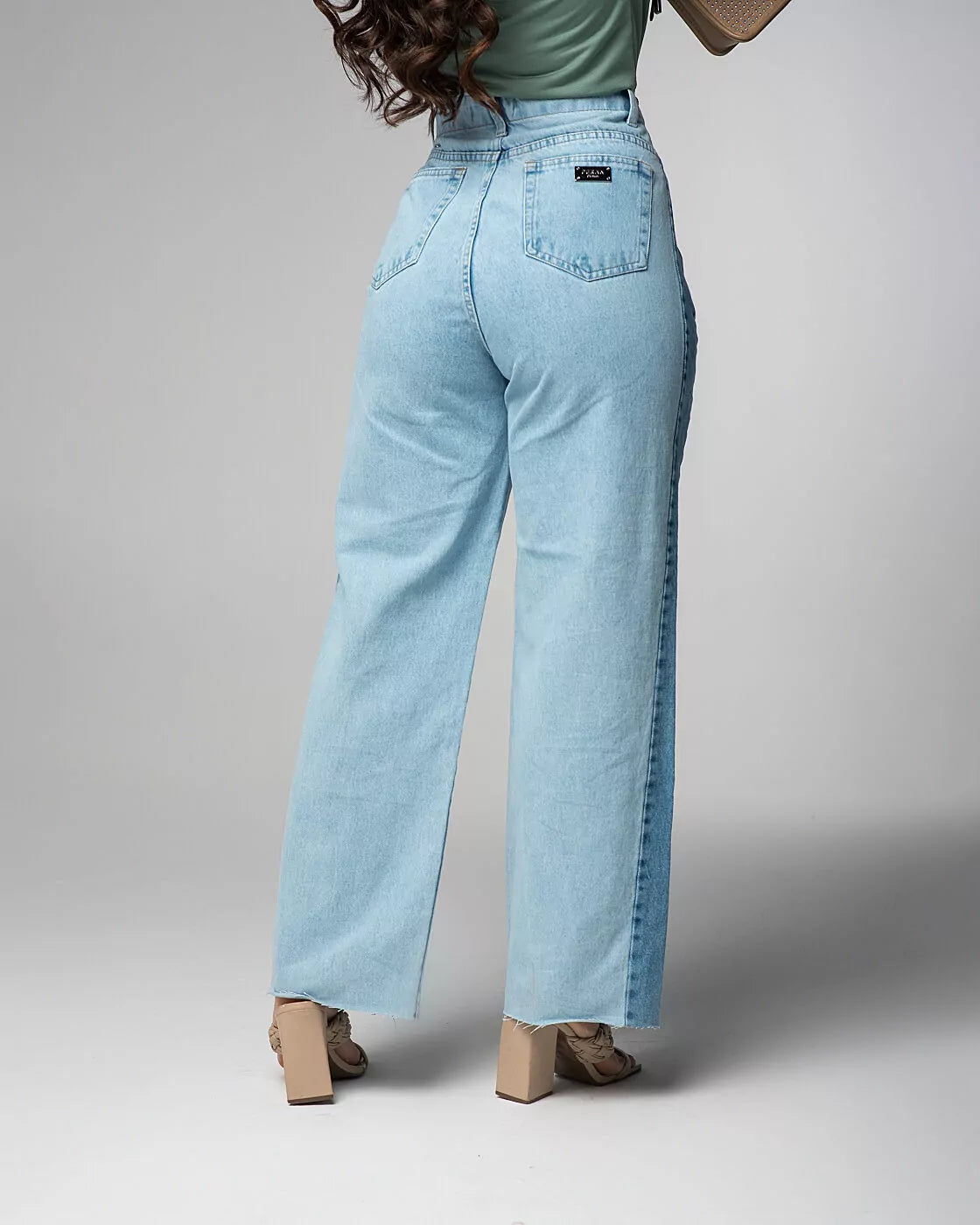 Calça Jeans WIDE LEG com Emenda Lateral