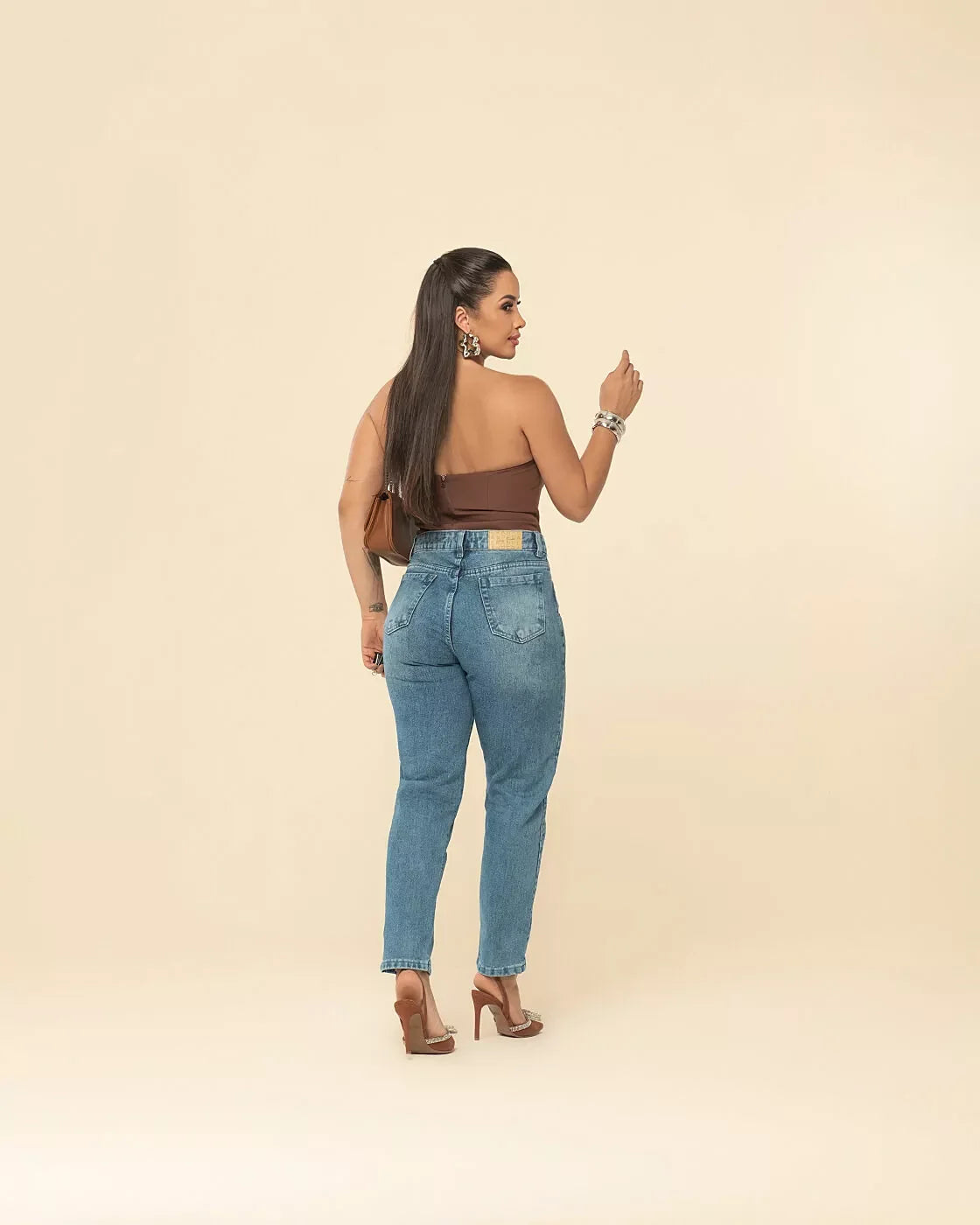 Calça Jeans MOM com Emenda Lateral