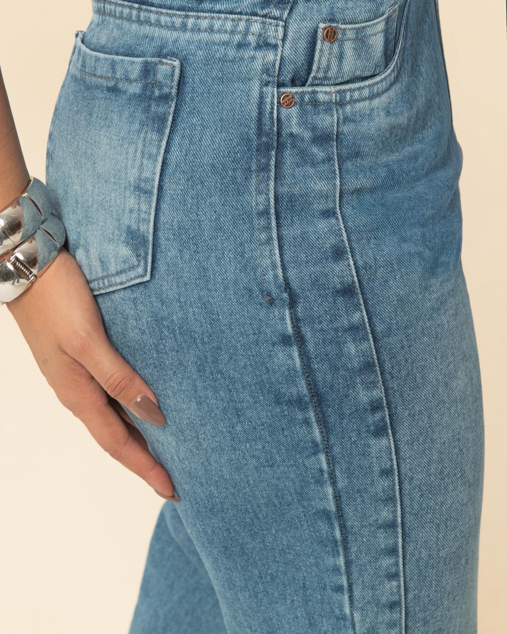 Calça Jeans MOM com Emenda Lateral